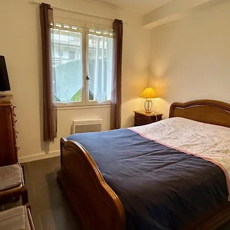 5 Personnes Pres Nauzan Avec Terrasse, Animaux Acceptes - Fr-1-494-210 Апартаменты